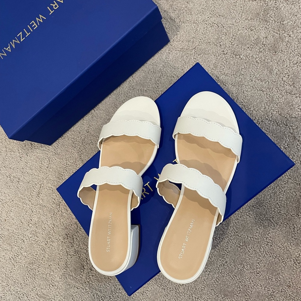 Stuart Weitzman scalloped slide sandals, 7.5. NWT. dust bag, box & SW cert.